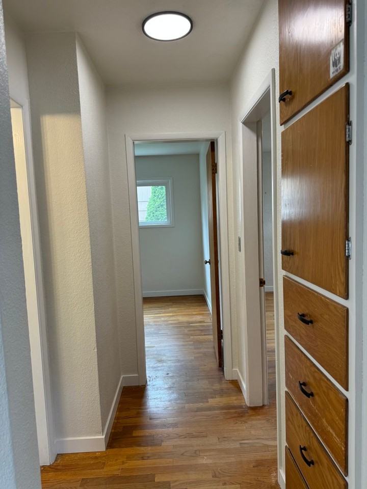 1433 Parnell Dr - Photo 6 of 22