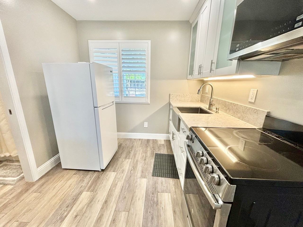 2219 Okeeffe Pl - Photo 3 of 13