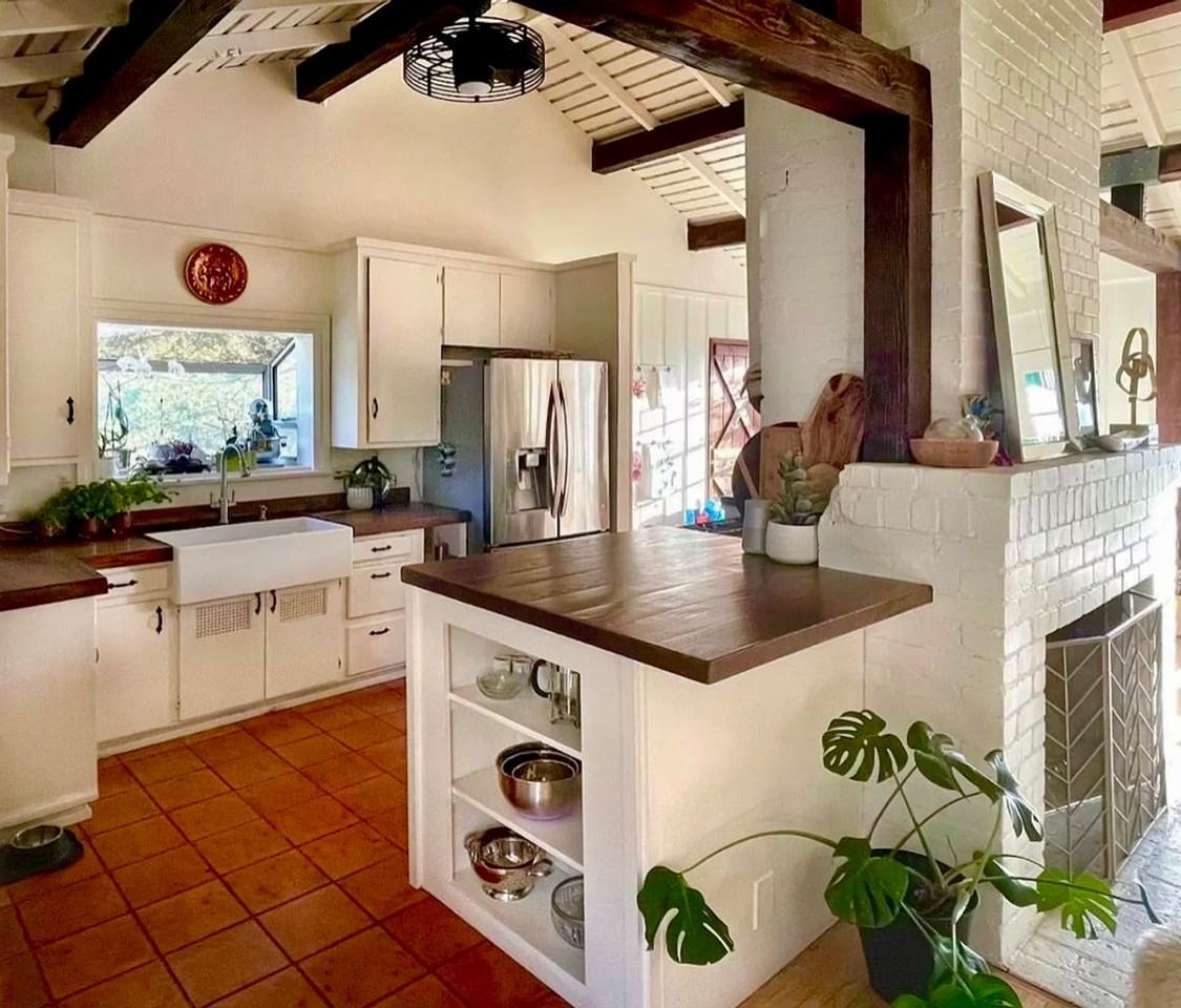 2828 Laurel Canyon Pl - Photo 2 of 26