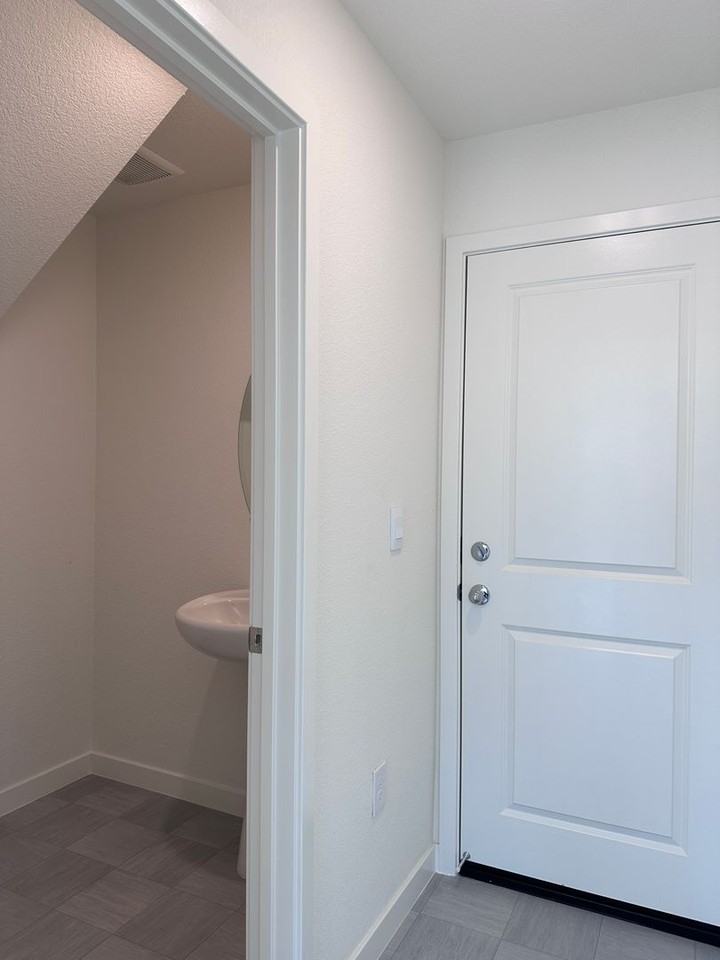 7760 Forestdale Way - Photo 5 of 12