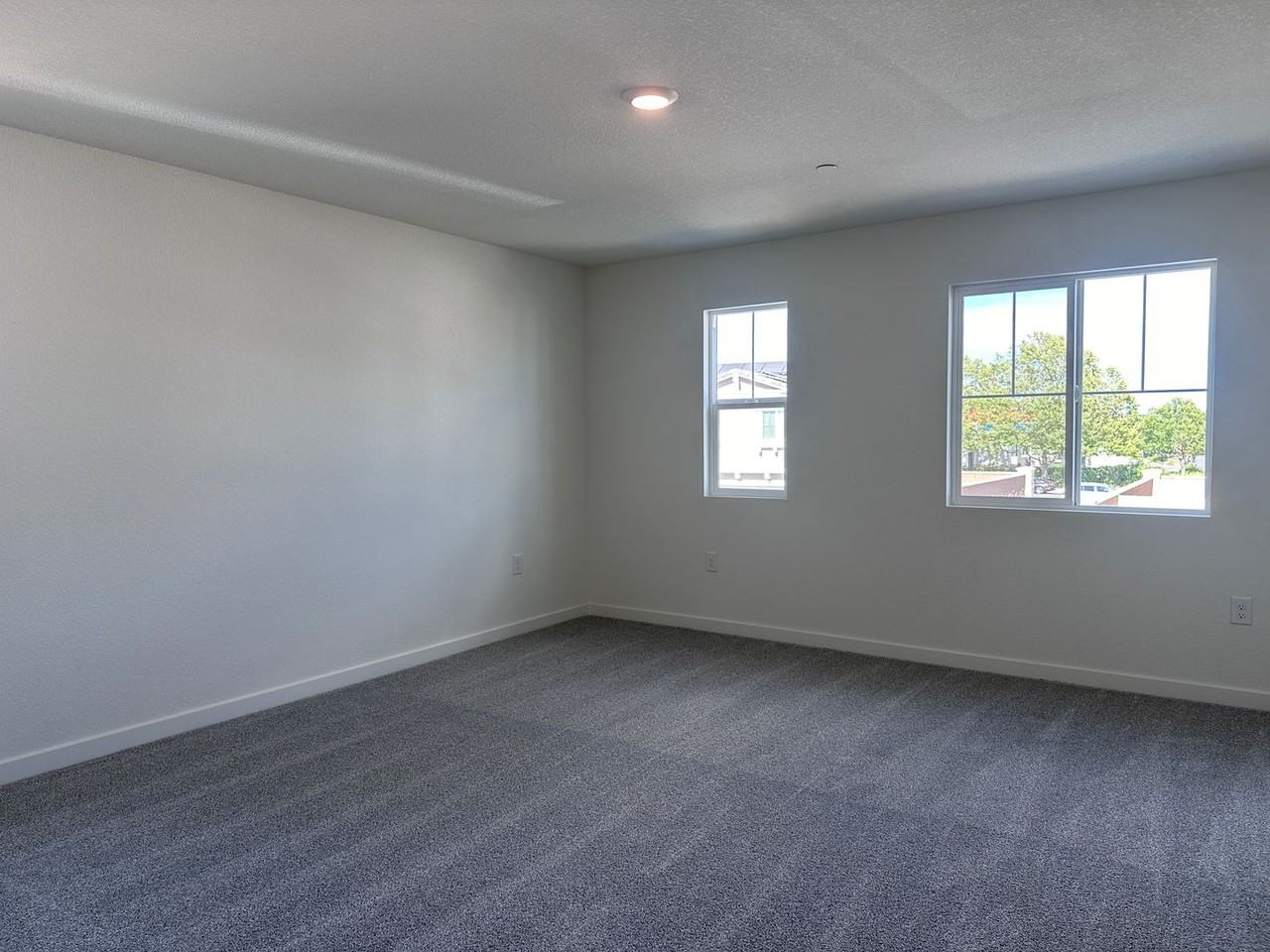 7760 Forestdale Way - Photo 7 of 12