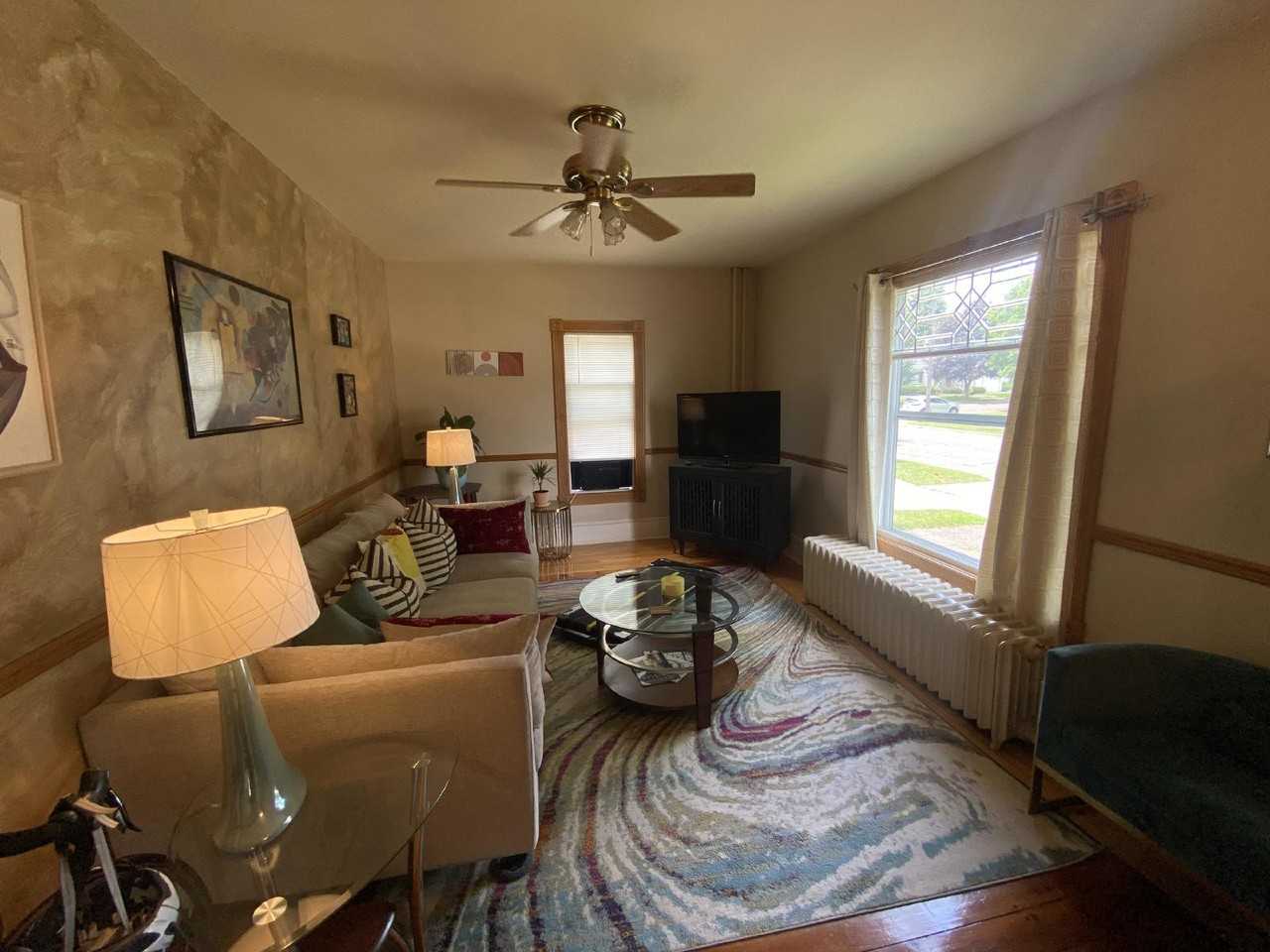 909 Barland St - Photo 4 of 15