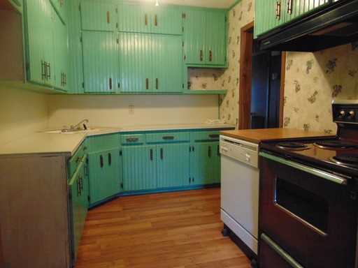 1029 McArthur Dr - Photo 2 of 11