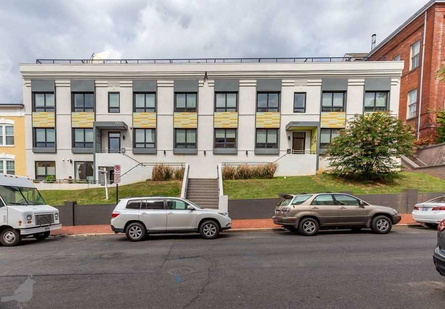 2424 17th St Nw #108 - Photo 4 of 33