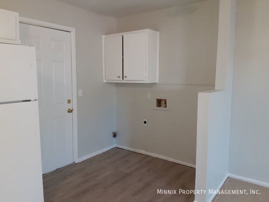 2402 W 16th St #A - Photo 3 of 9