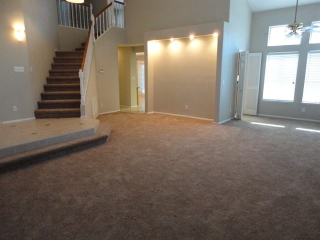 1744 Stagecoach Dr - Photo 3 of 14