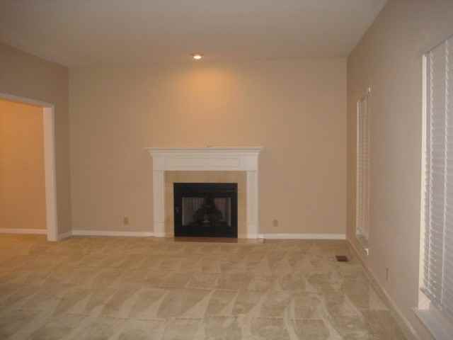 413 Barkley Ct - Photo 3 of 14