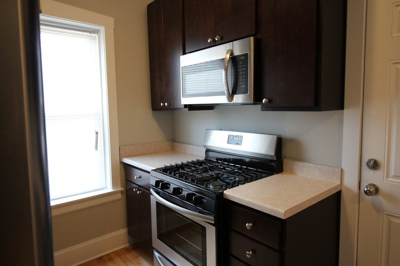 4413 N La Crosse Ave #1 - Photo 7 of 9