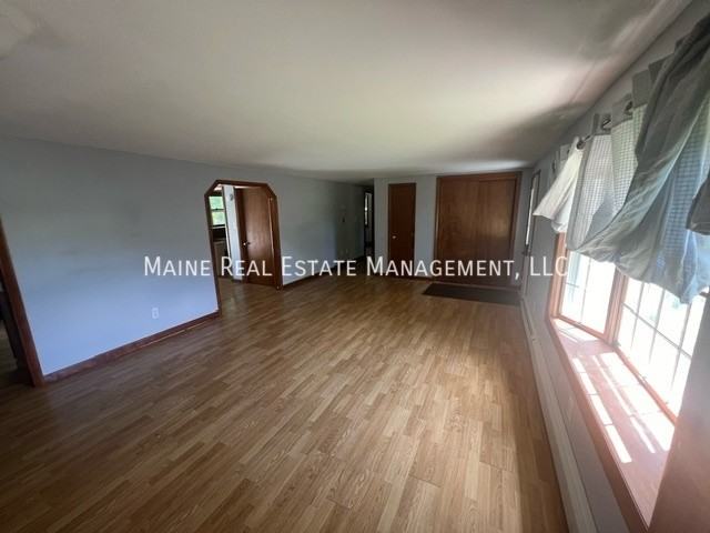 845 Hudson Rd - Photo 3 of 11