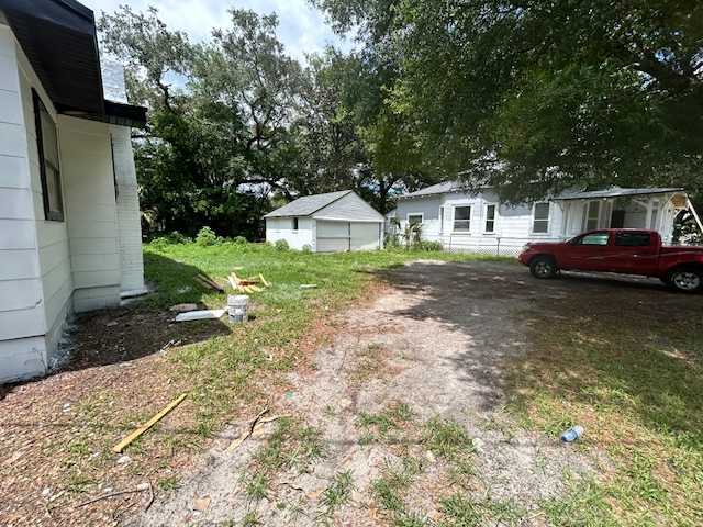 1441 E 14th St - Photo 2 of 41
