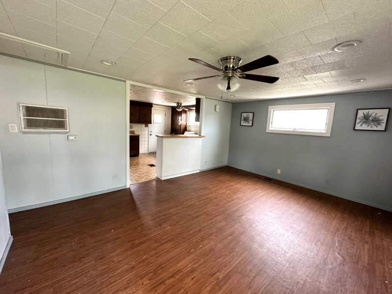 8803 S Kolin Ave - Photo 2 of 10