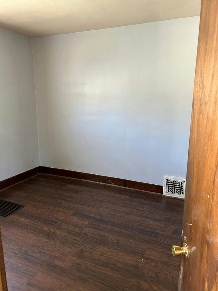 121 East North Street, Unit 1 - Photo 3 of 6