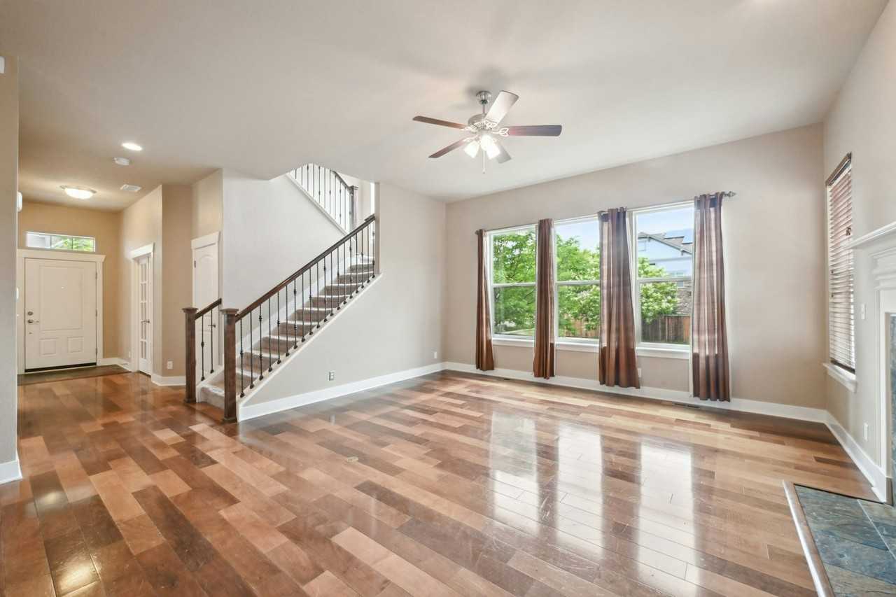 394 Alton Way - Photo 3 of 41