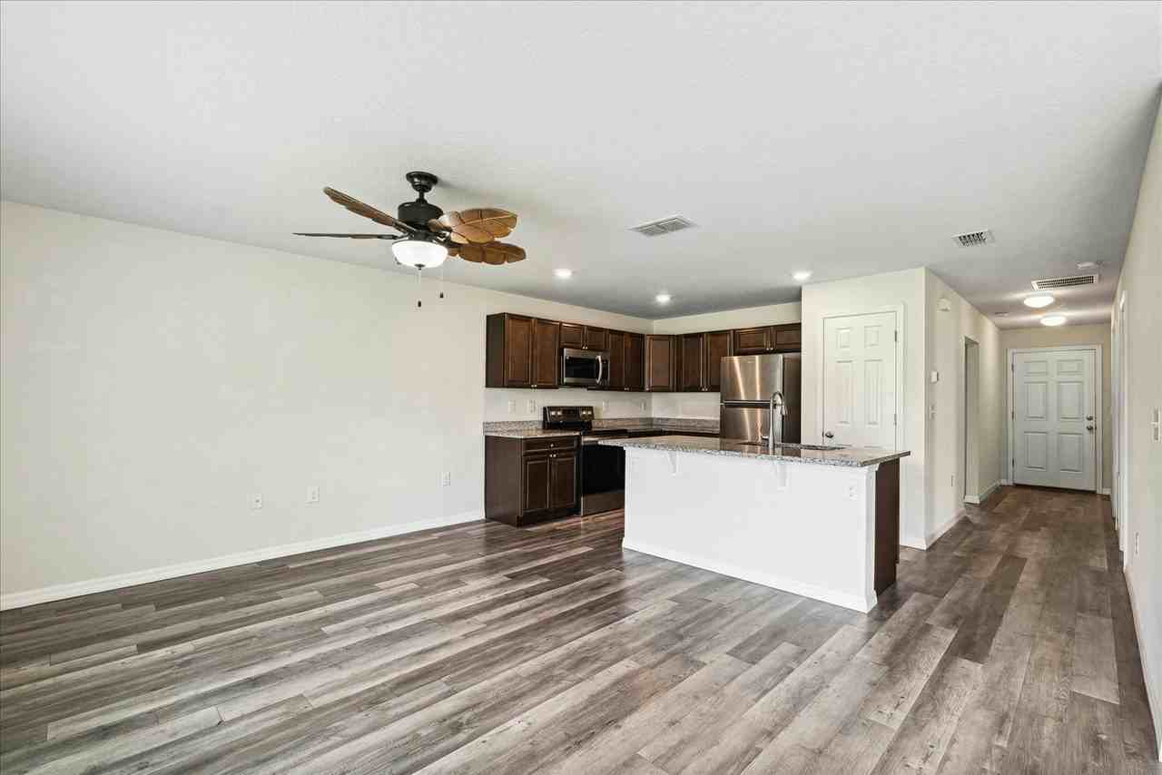 29 Lloshire Path, Unit A - Photo 3 of 18