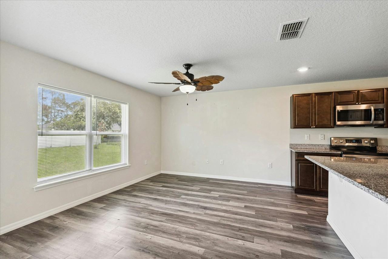 29 Lloshire Path, Unit A - Photo 6 of 18