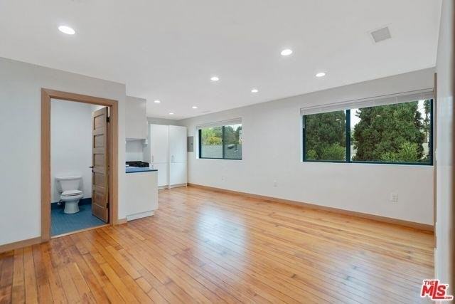 7013 1/2 N Figueroa St - Photo 2 of 8