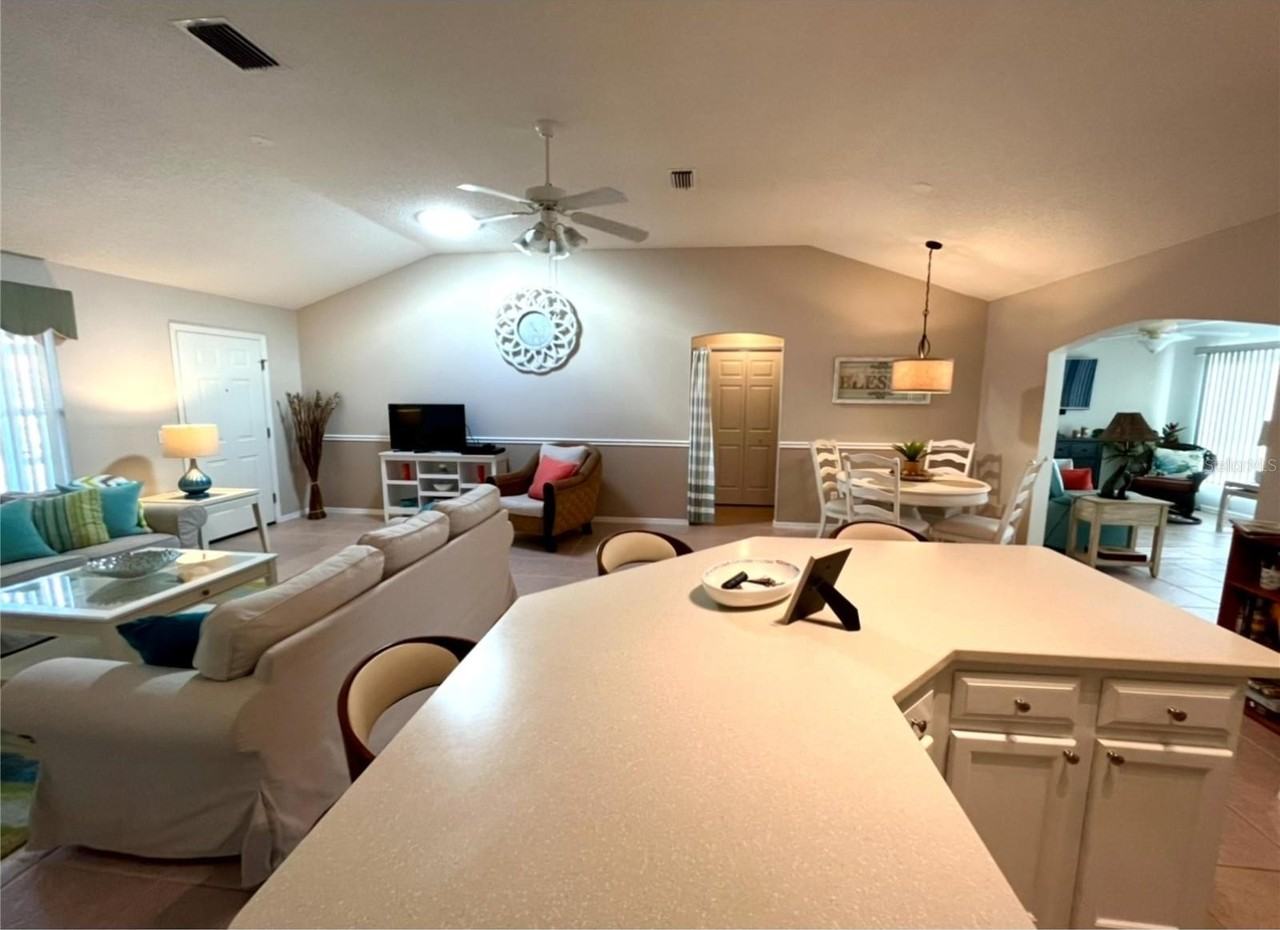 1314 Corona Avenue - Photo 4 of 17