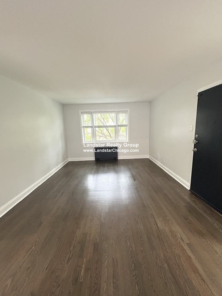 2729 W Berwyn Ave #2 - Photo 2 of 20