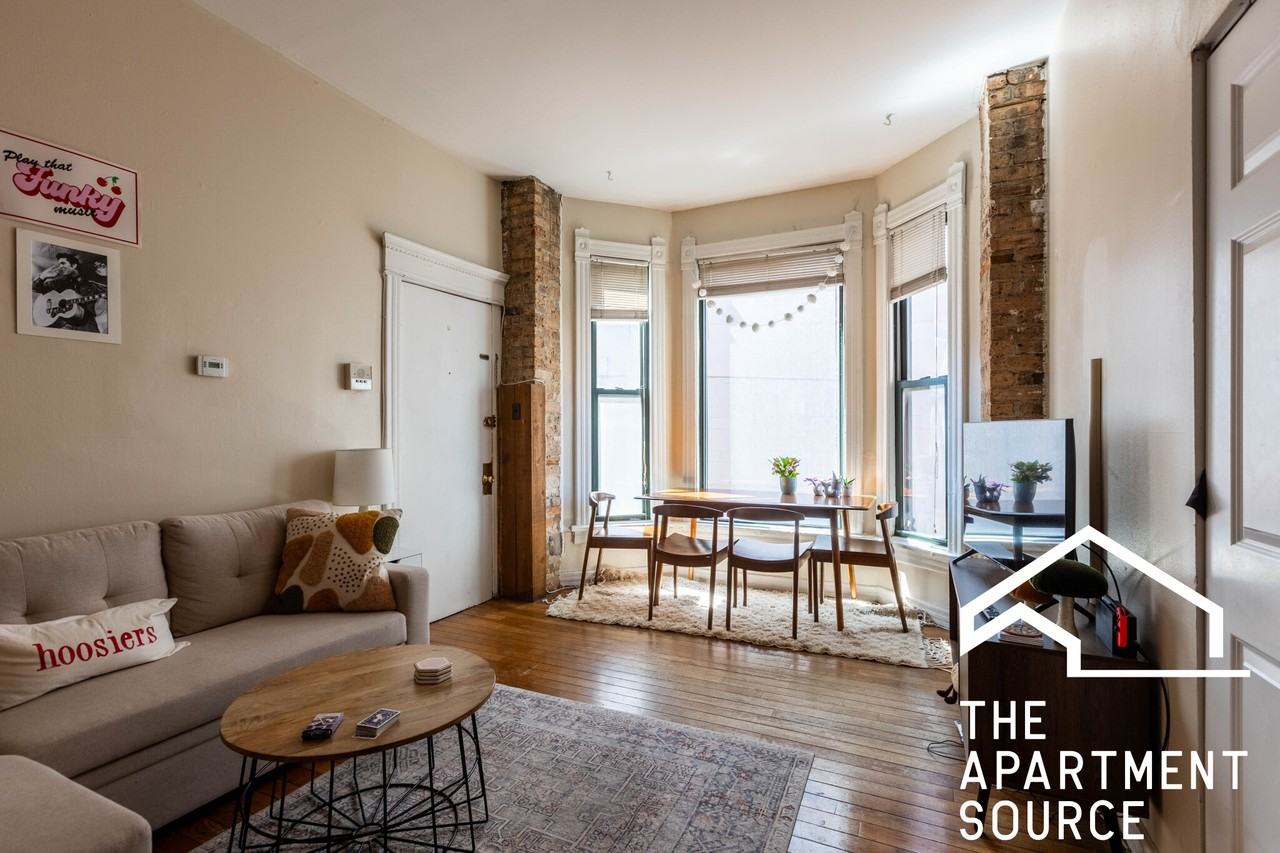 2848 N Clark St #4 - Photo 2 of 18