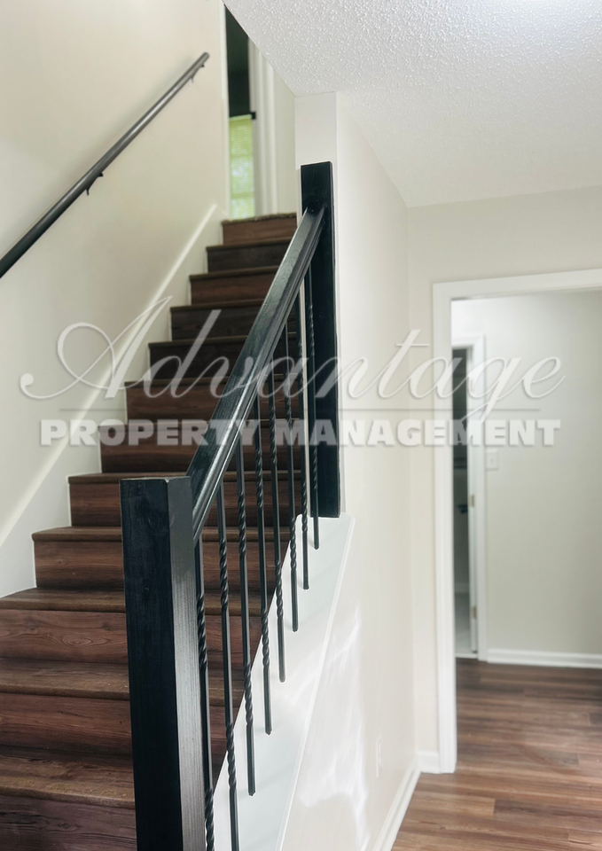 2896 Invergarry Rd - Photo 3 of 22