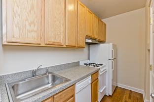 3912 N Pine Grove Ave - Photo 1 of 1