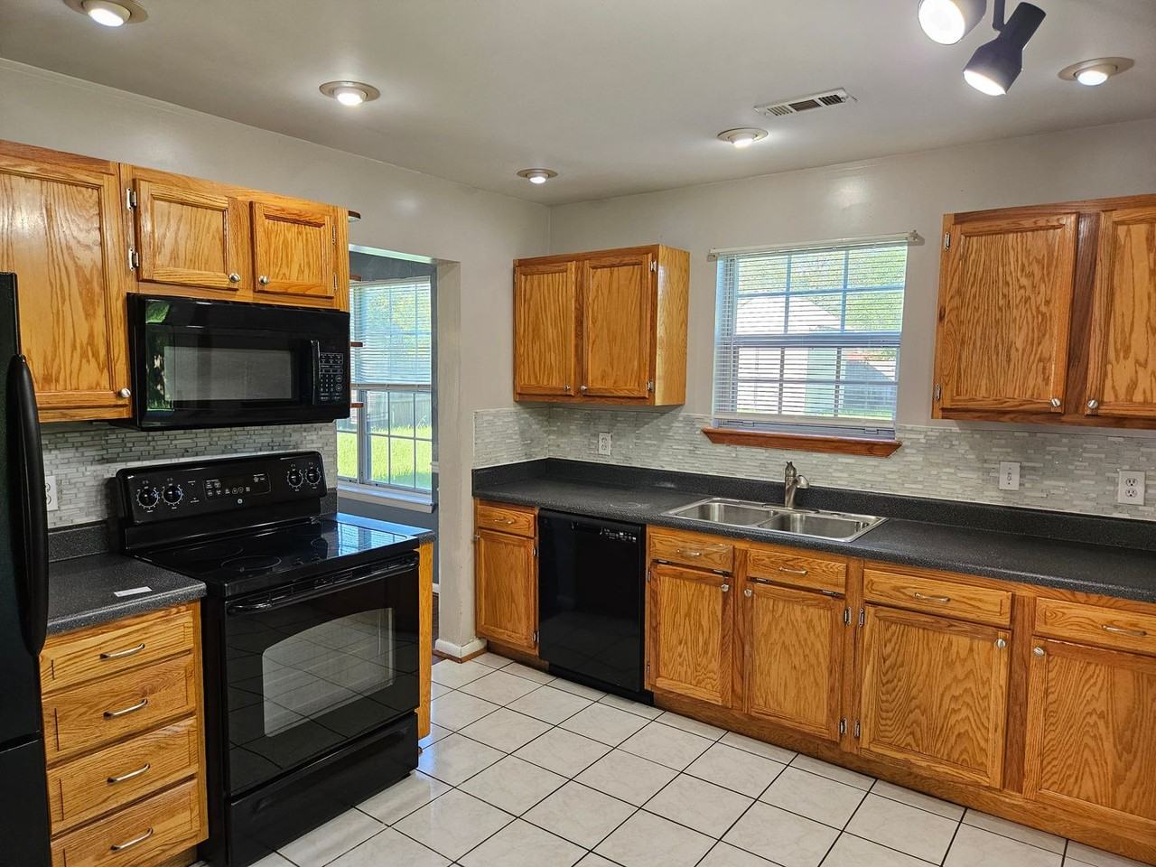 900 Shadow Tree Way - Photo 5 of 22