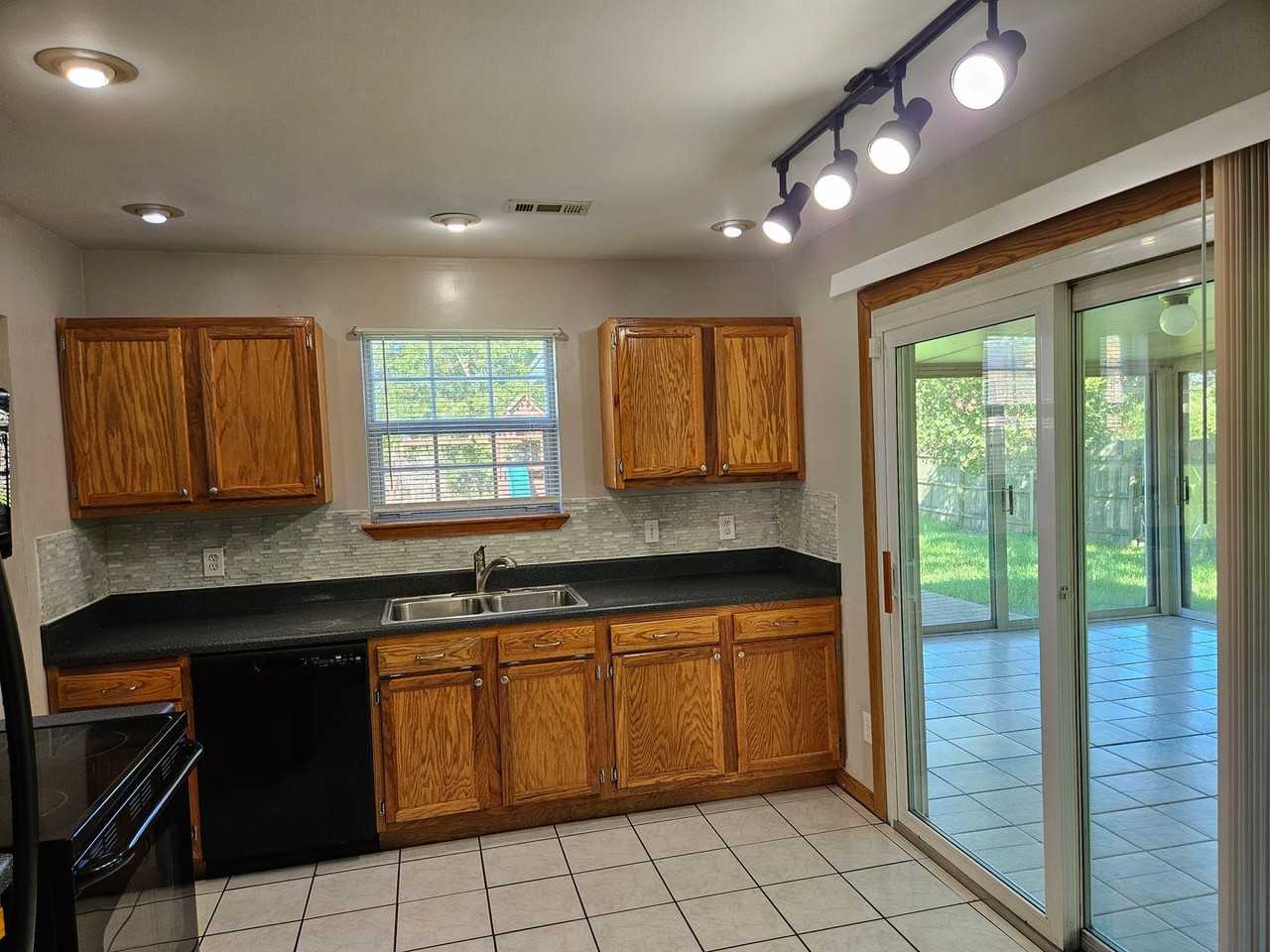 900 Shadow Tree Way - Photo 6 of 22