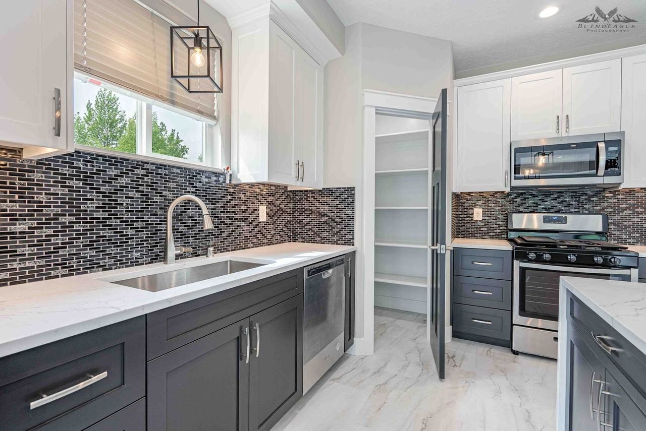 7650 E Ashmore Avenue - Photo 7 of 38