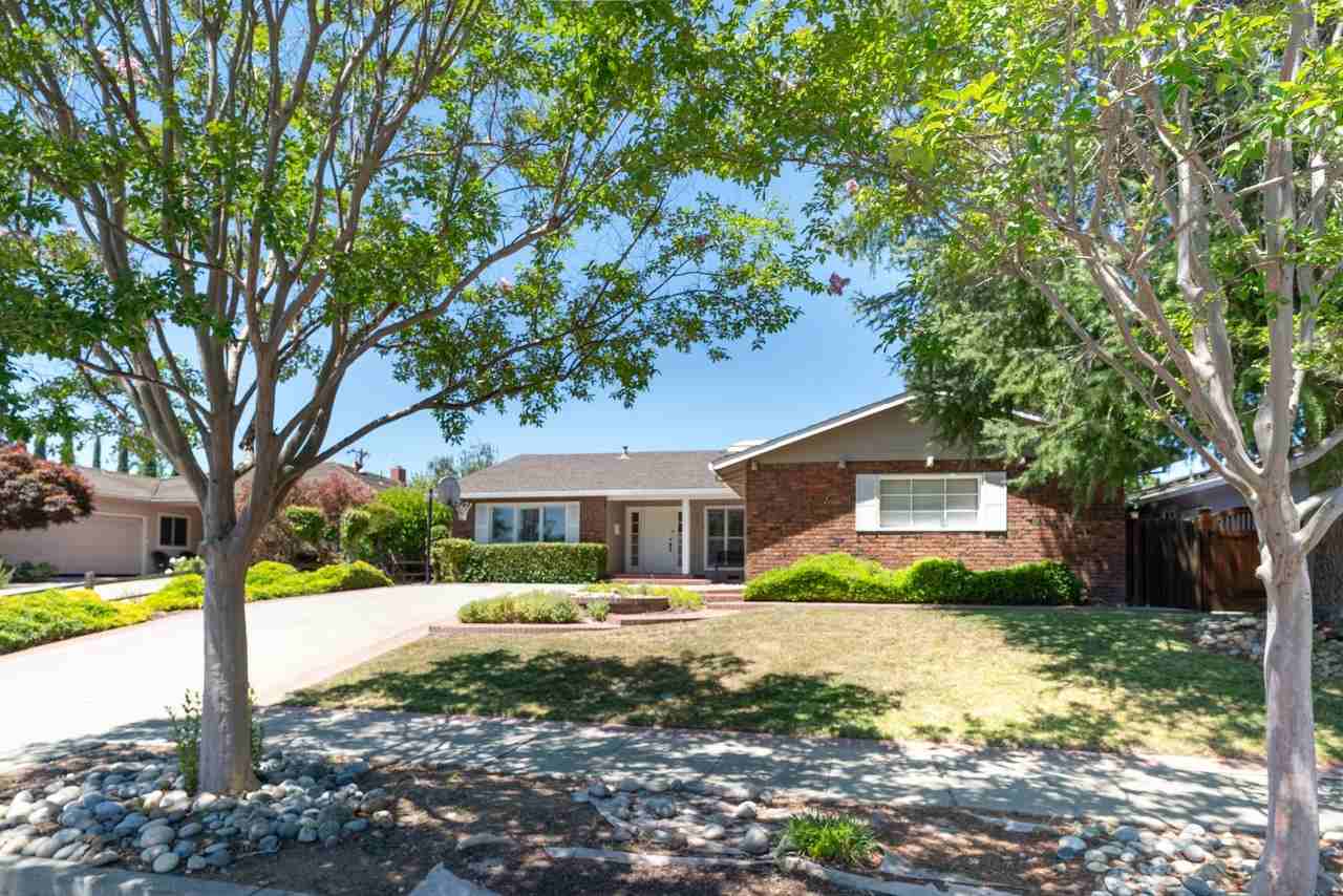 227 Dover St - Photo 2 of 26