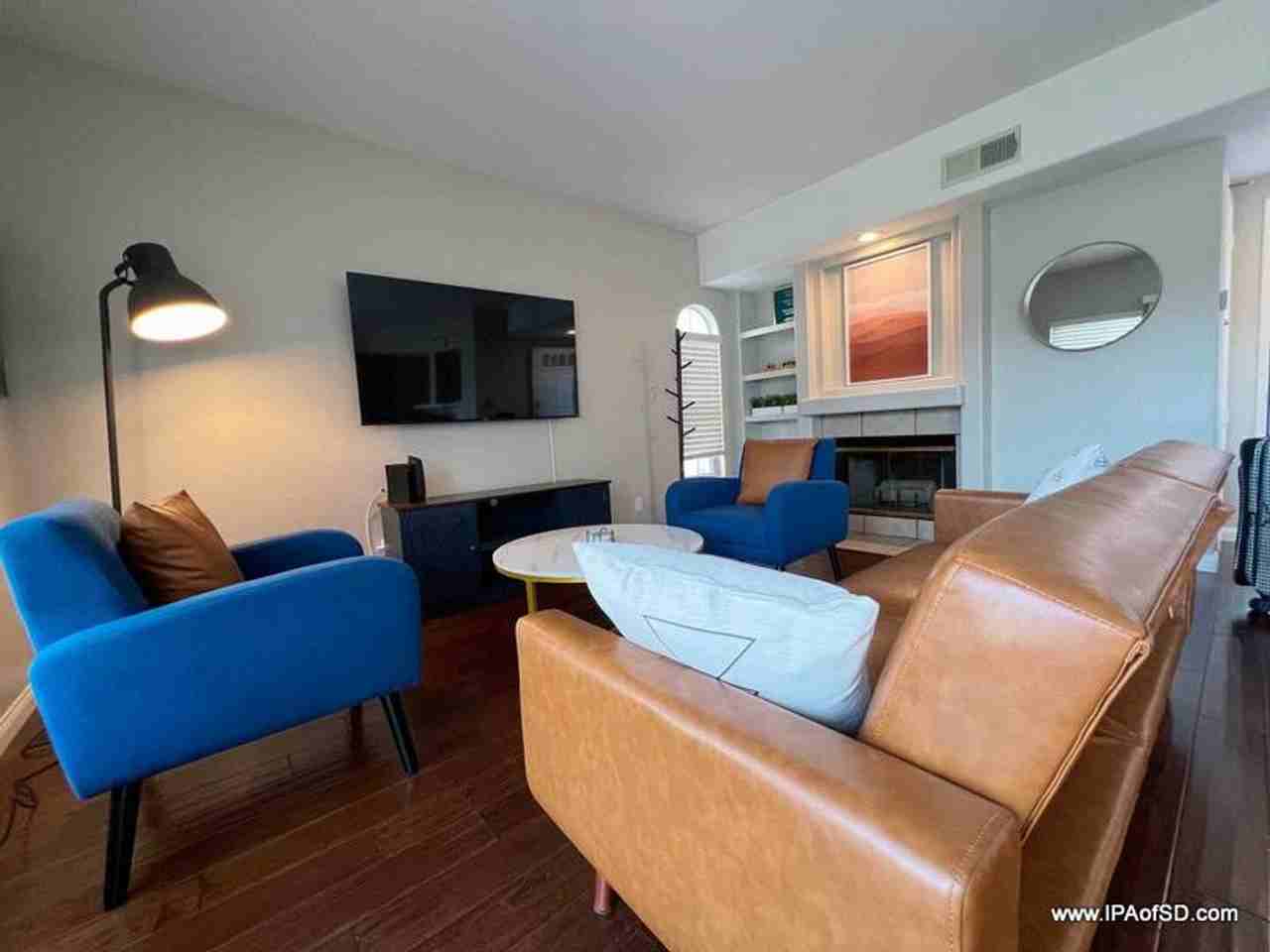 8643 Via Mallorca Unit D - Photo 3 of 32