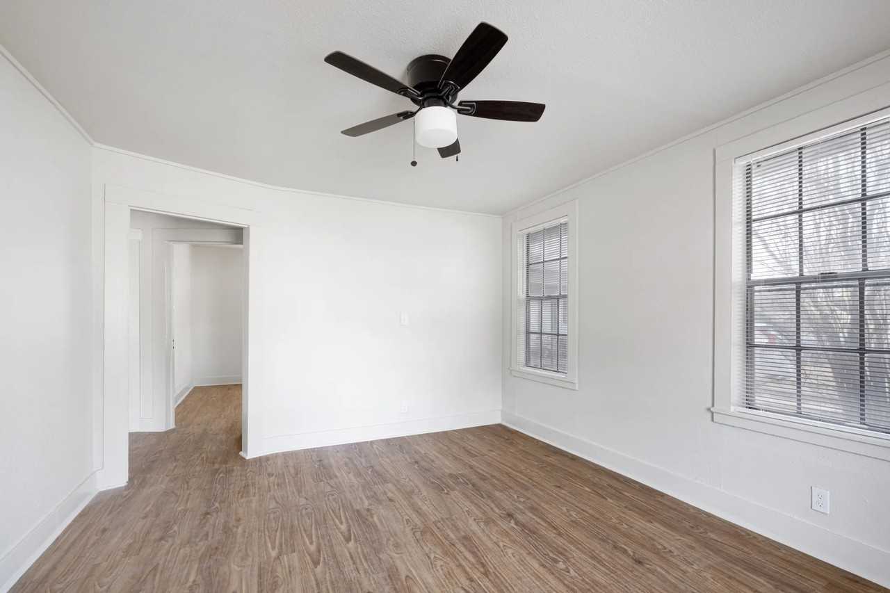 2601 E 18th St - Photo 2 of 7