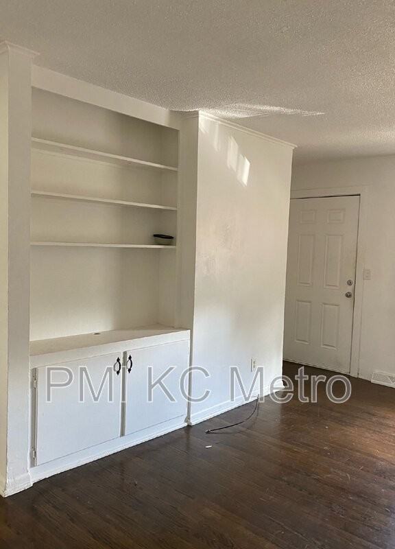 1508 W Waldo Ave - Photo 2 of 14