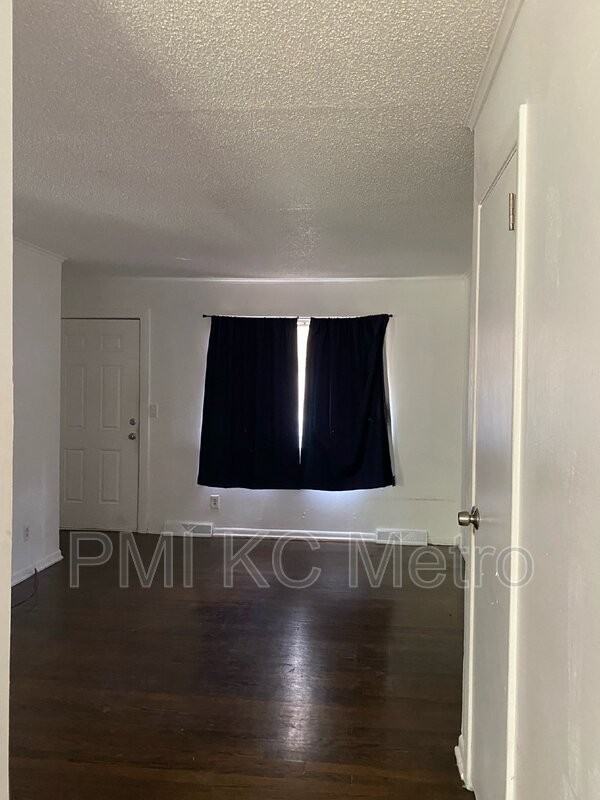 1508 W Waldo Ave - Photo 3 of 14