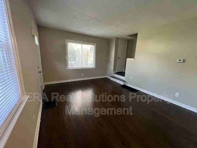 88 N Waverly St - Photo 3 of 10