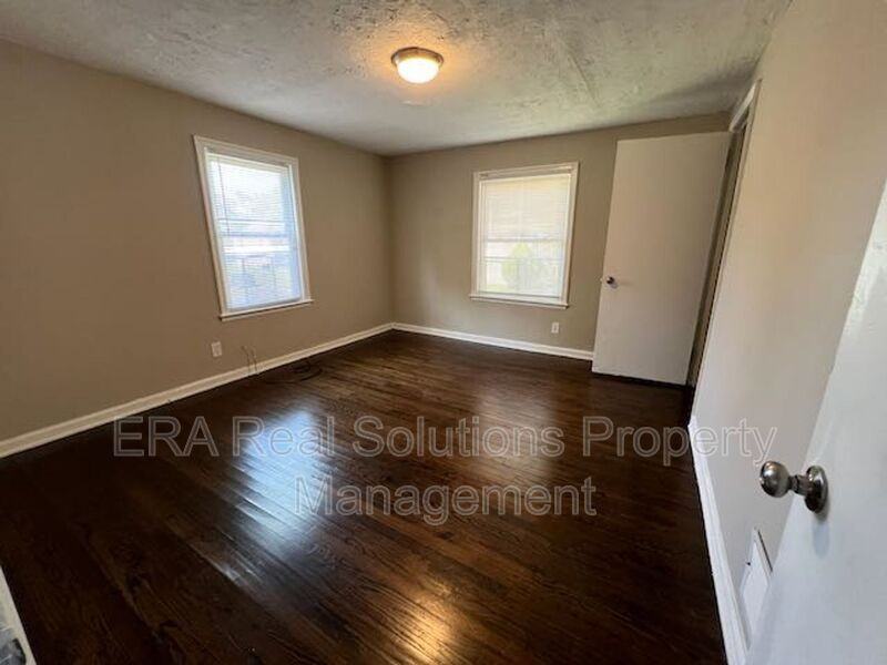 88 N Waverly St - Photo 6 of 10
