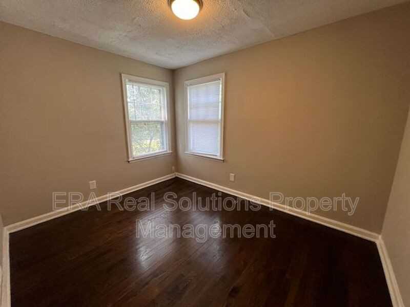 88 N Waverly St - Photo 7 of 10