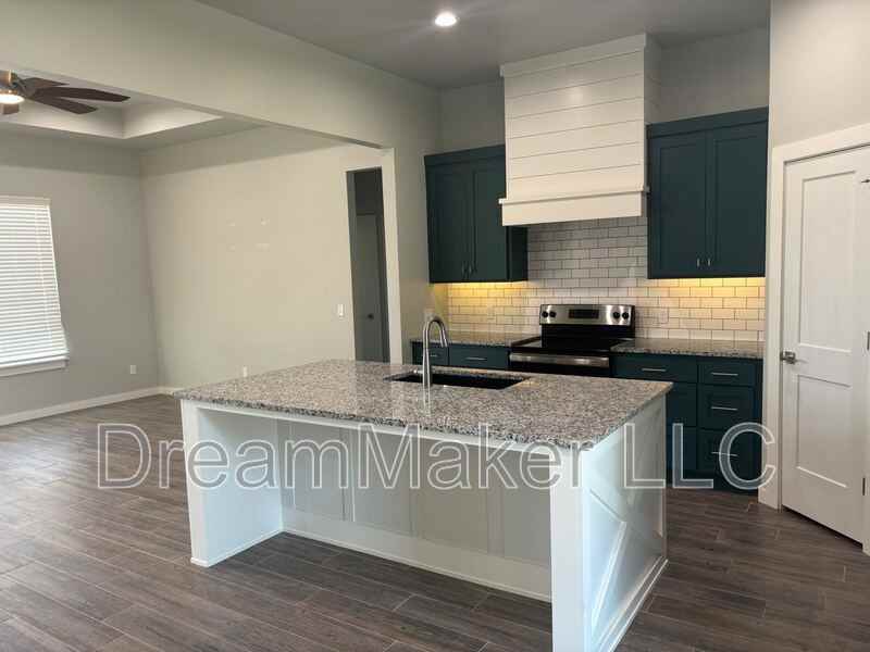 5381 Red Maple Ave - Photo 5 of 15