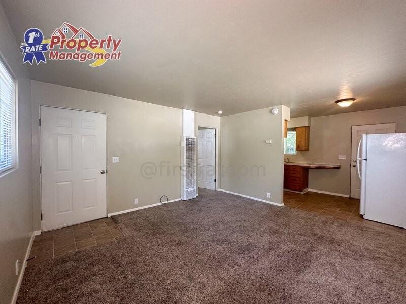 1819 S Jessie St - Photo 5 of 21