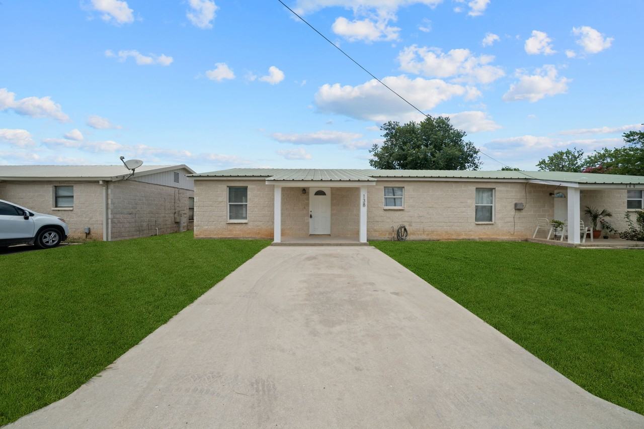 138 Shawn Ln - Photo 2 of 25