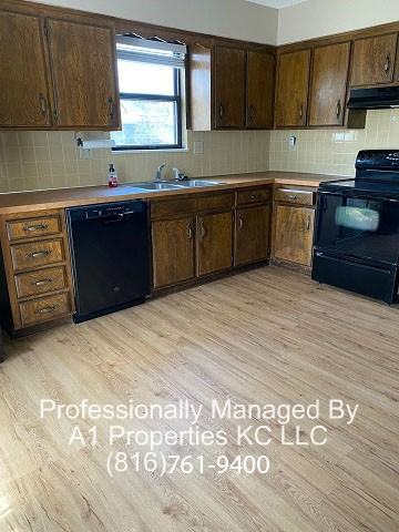 7417 Nw 82nd St - Photo 2 of 12