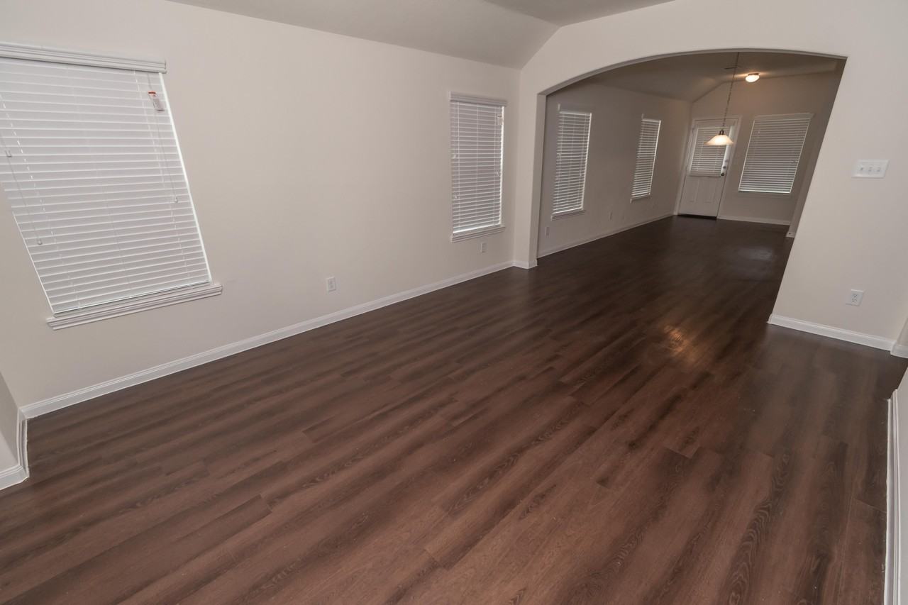 6322 Ledbetter St - Photo 2 of 8