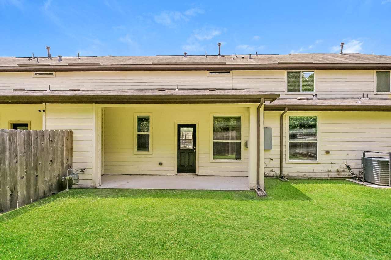 12123 Pia Dr - Photo 3 of 11