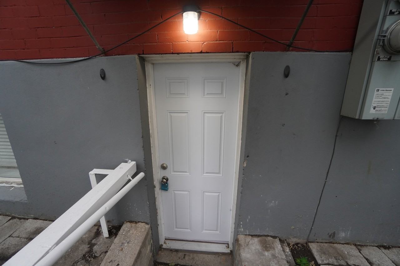 455 21St St - Photo 3 of 18