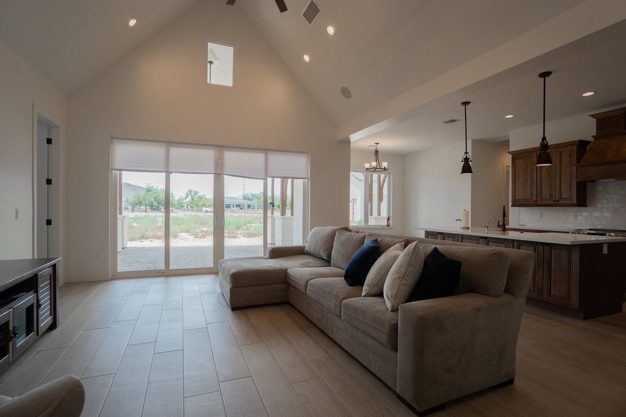 4831 W Pearce Rd - Photo 5 of 42