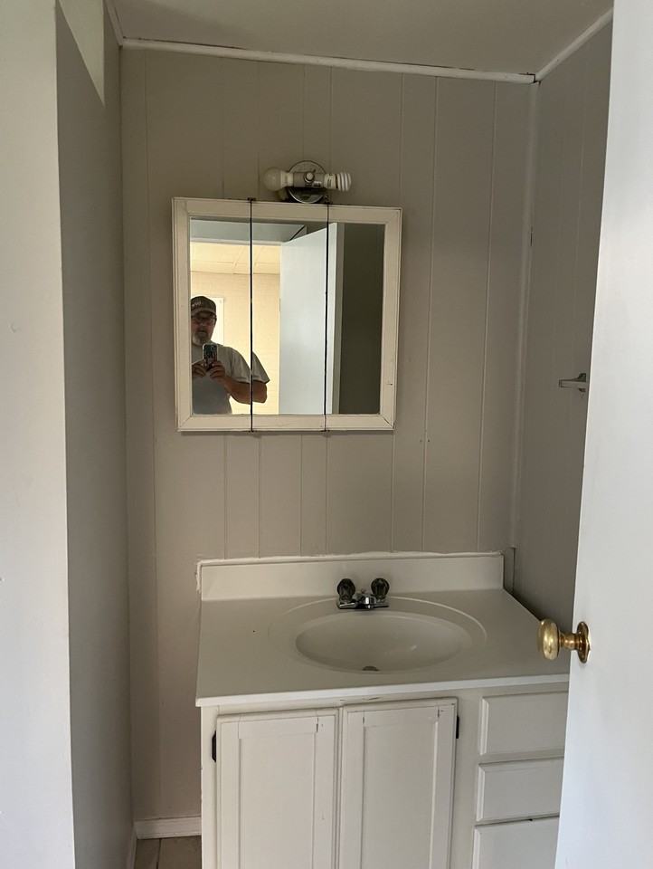 313 W Grand Ave - Photo 3 of 23