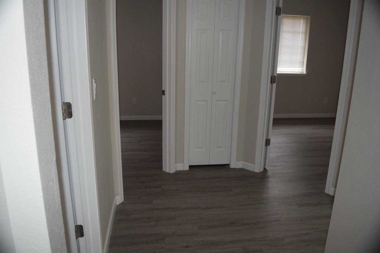 7317 Fair Oaks Rd Se - Photo 7 of 15