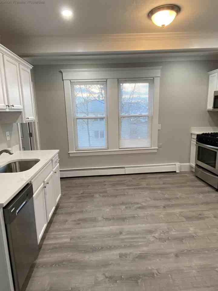 Kendall Street #3 - Photo 3 of 16