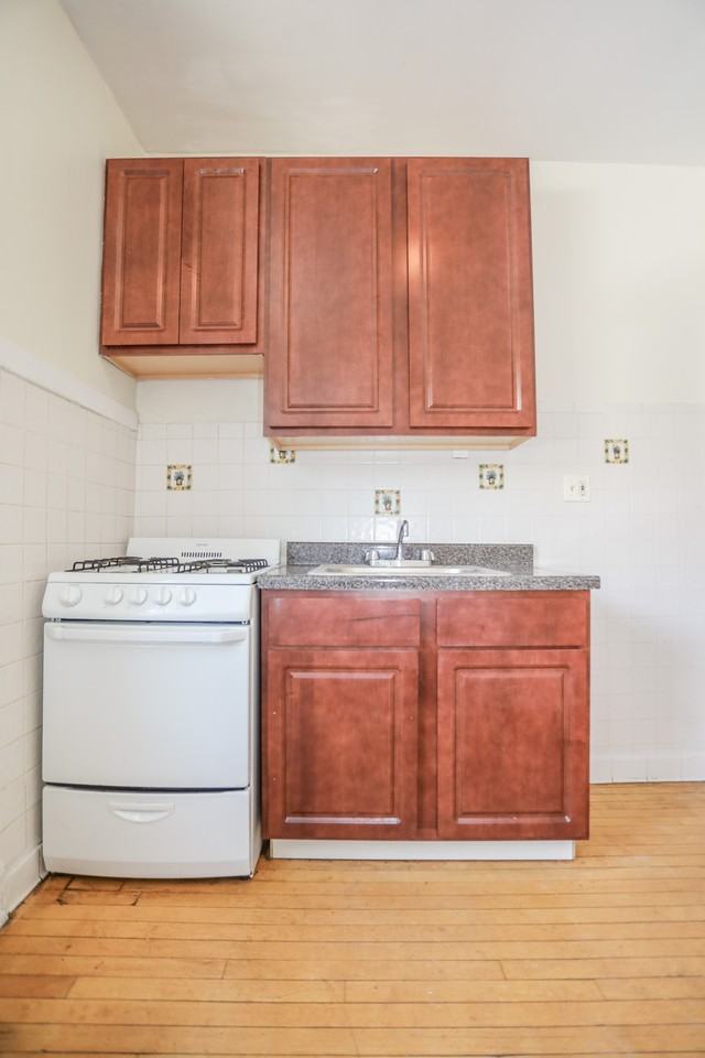 7705 N Sheridan Rd #2N - Photo 5 of 9