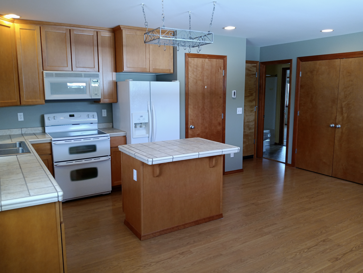 1241 State Ave #201 - Photo 2 of 8