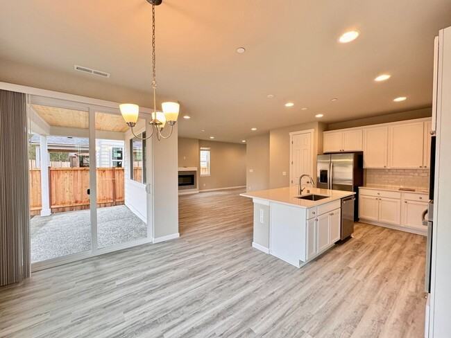 7467 87th Dr Ne #NA - Photo 4 of 19